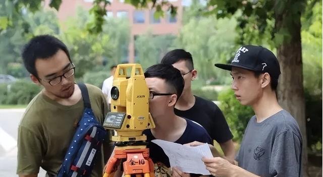 求职|新一轮“下岗潮”要来了？两大专业毕业生或将另谋出路，太难了