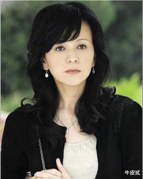 赫本|同样演“贵妇妈妈”，把邬君梅潘虹等女星放在一起，差别出来了