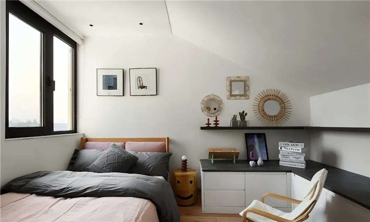 83㎡白色空间加入活泼的橙色点缀暖色的粉,有温暖而幸福的感觉