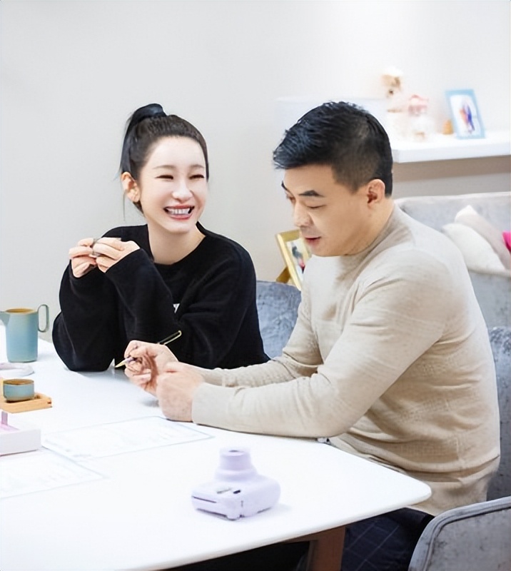 秦海璐|刚捧红就离婚？二婚娶影后秦海璐，一个愿打一个愿挨