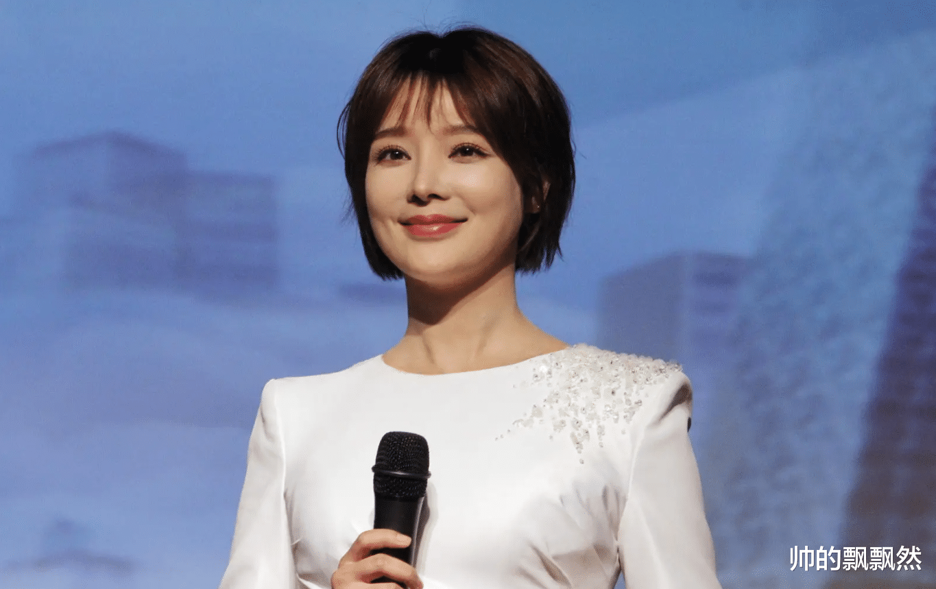 胡蝶|著名主播胡蝶:嫁大12岁导演丈夫,婚后生一男一女,如今幸福美满