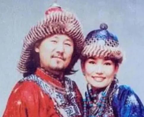 腾格尔|“草原歌手”腾格尔：喝酒败尽家产，妻离女逝，如今后悔了吗？