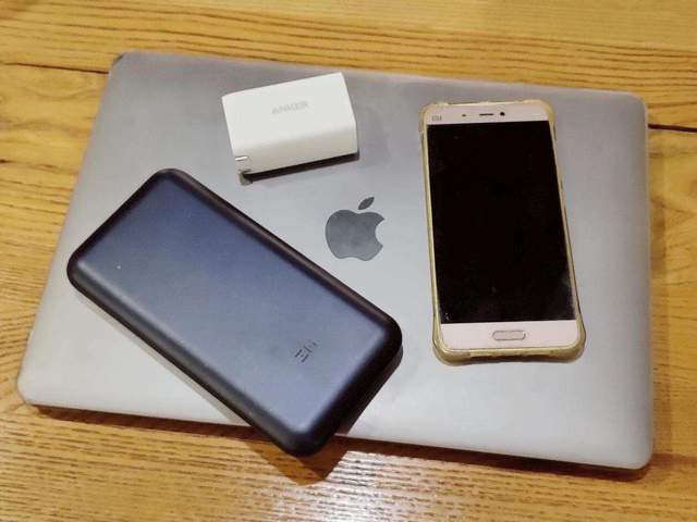 钉钉|比原装充电器单口强,Anker 65W三口超能充上手体验