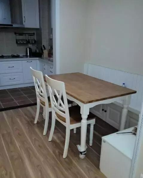 老婆在卫生间砌堵墙,装修师傅说她脑子进水了,装完后反过来夸她