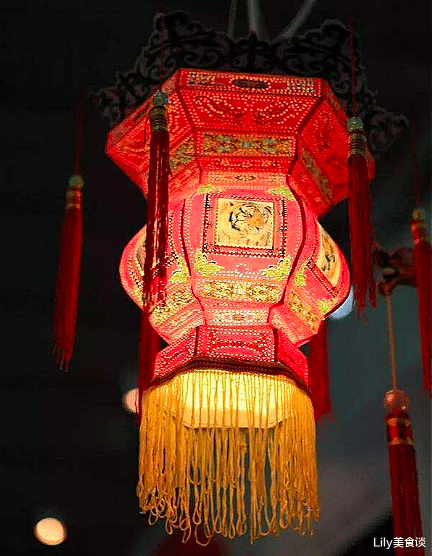 大年初十一是子婿日,牢记“吃1食,做2事”,寓意:日子和和美美