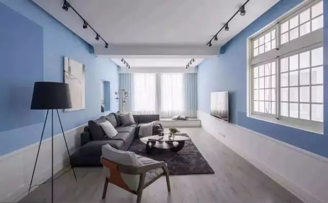 客厅就算没有阳台,也能做得好看又实用!