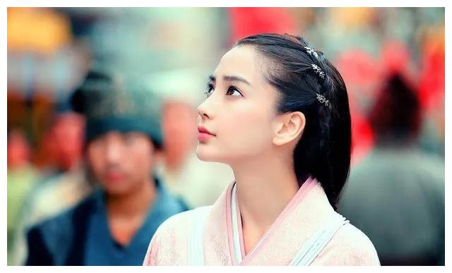 刘诗诗|七位“85花”现状，刘诗诗给刘宇宁配戏，赵丽颖好剧频出受欢迎