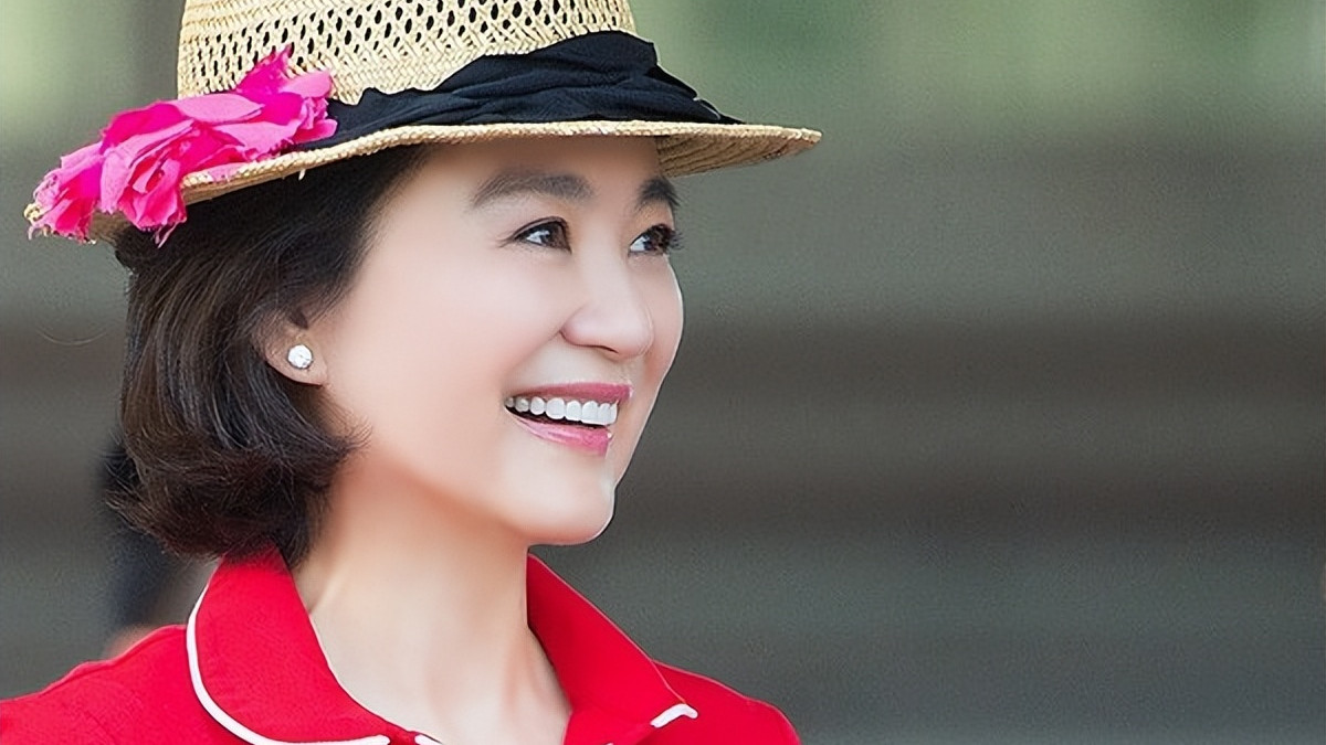 林青霞|“潇洒贵妇”林青霞：18个佣人10只看门狗，厨师仅4年满头白发？