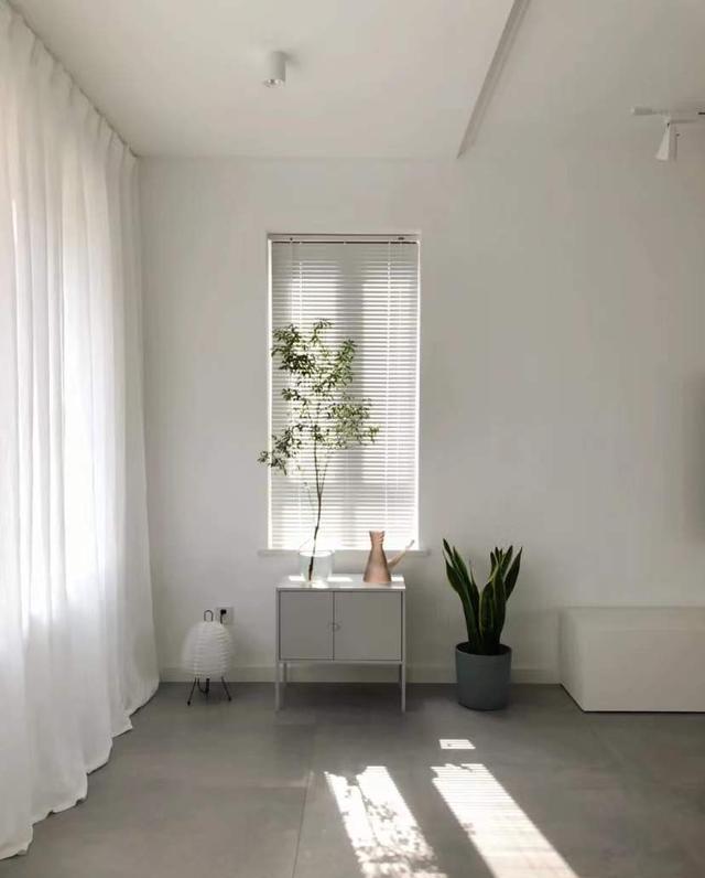 90后夫妇新家名场面,父母眼中的“家徒四壁”,却是自己的理想家