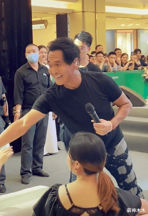 齐秦|61岁齐秦近况曝光，顶肚腩接商演令人唏嘘，曾让王祖贤痴恋17年