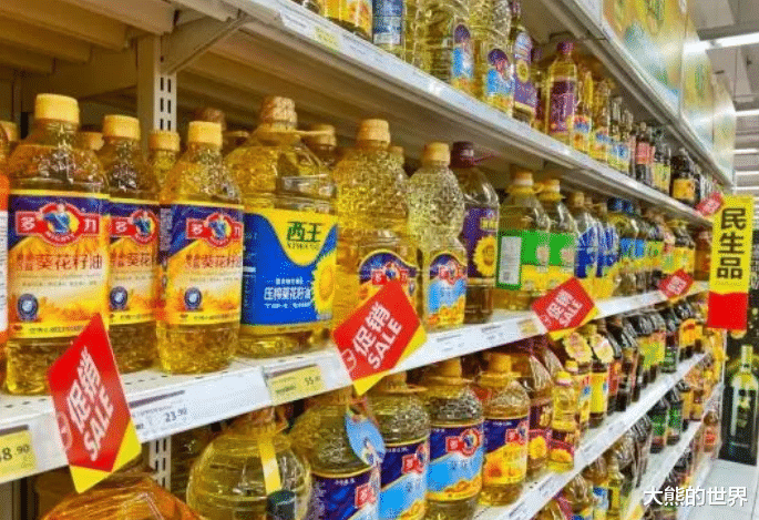 买食油不是越贵越好,牢记油桶上4行字,杂质少油烟小,炒菜更香