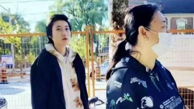 吴卓林|吴卓林领免费救济食物被拍，网友直呼太可怜，纷纷指责成龙太绝情