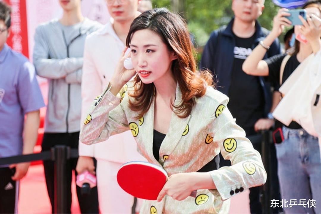 中国女足|33岁的国乒冠军想当艺人，从“假小子”变“美女”，遭到爸爸极力反对