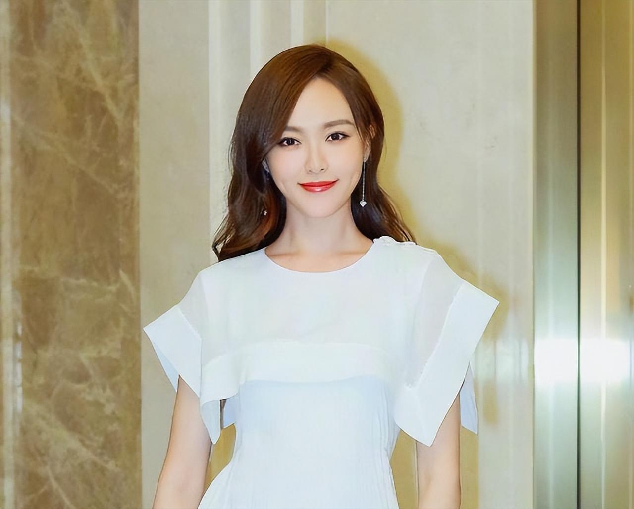 发型 为什么有人“扎头发”好看,有人“披头发”好看?主要参考这三点