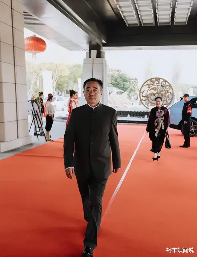 毕福剑|众星现身徐州为富豪贺寿！毕福剑上台表演，张智霖初恋与孙兴对唱