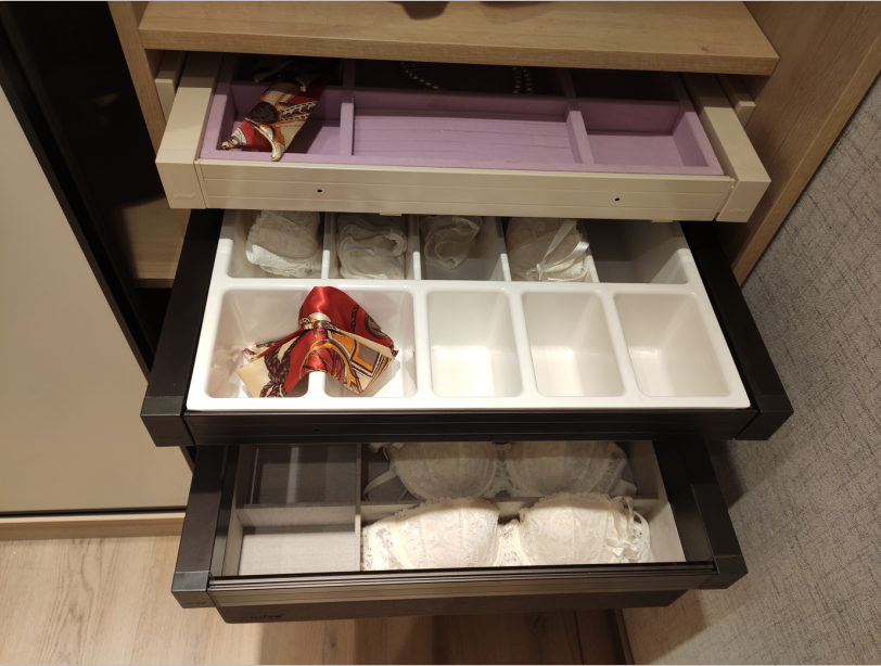 华中兔宝宝生告诉您为什么衣柜万万不要做到顶呢