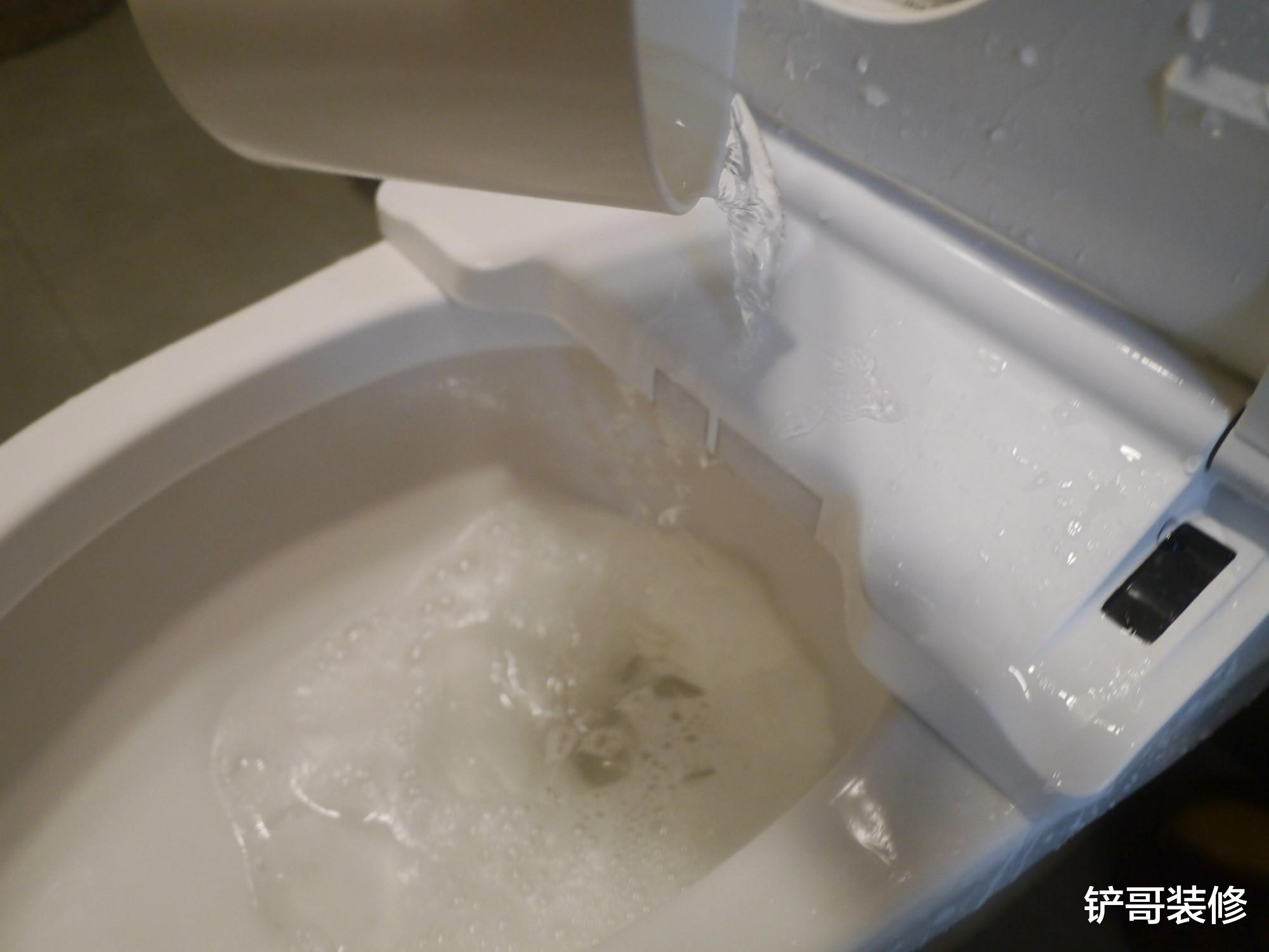 卫生间反味特别严重怎么办?教你正确做法,异味立马消失!