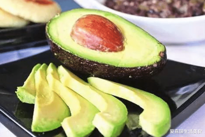 高血压|建议所有人：夏季常吃“3黑2绿1黄”，解乏养怡精神好，老少皆宜