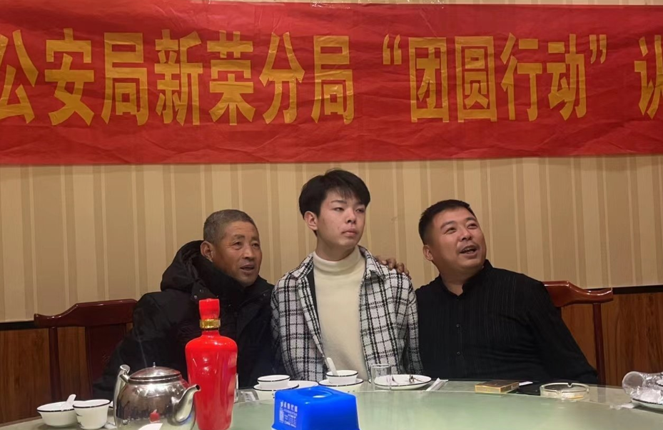 刘学州生前最后影像曝光?独自走在三亚街头,点一份小吃引人泪崩