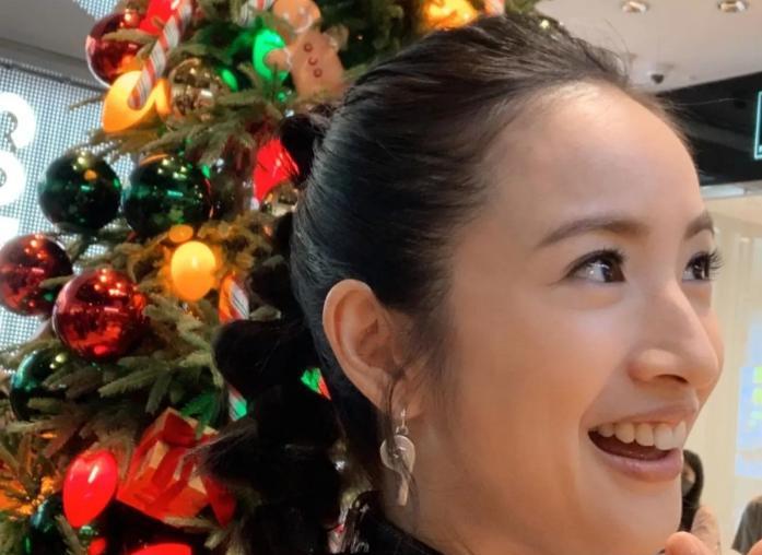 林依晨|林依晨参加奢侈品店活动,被怼脸拍状态好,结婚生女后淡出娱乐圈