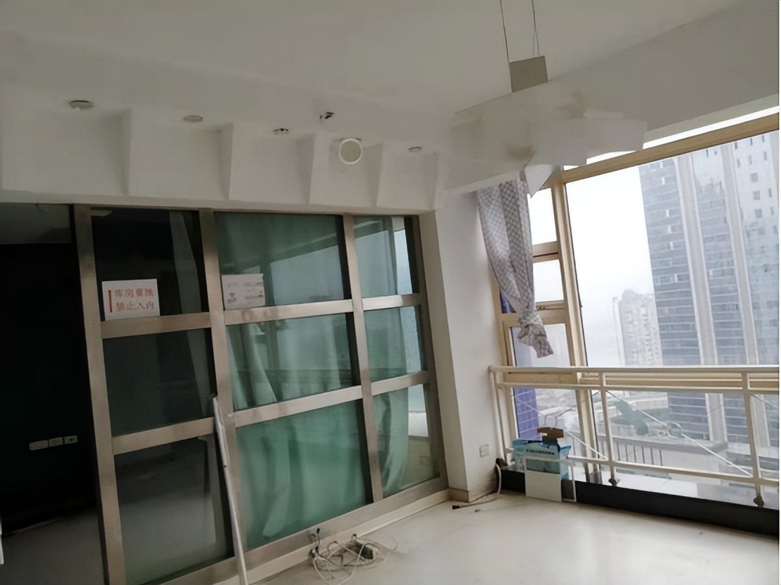 重庆90后创意业主库房改民宿,60㎡空间多彩又缤纷,看完超想住!