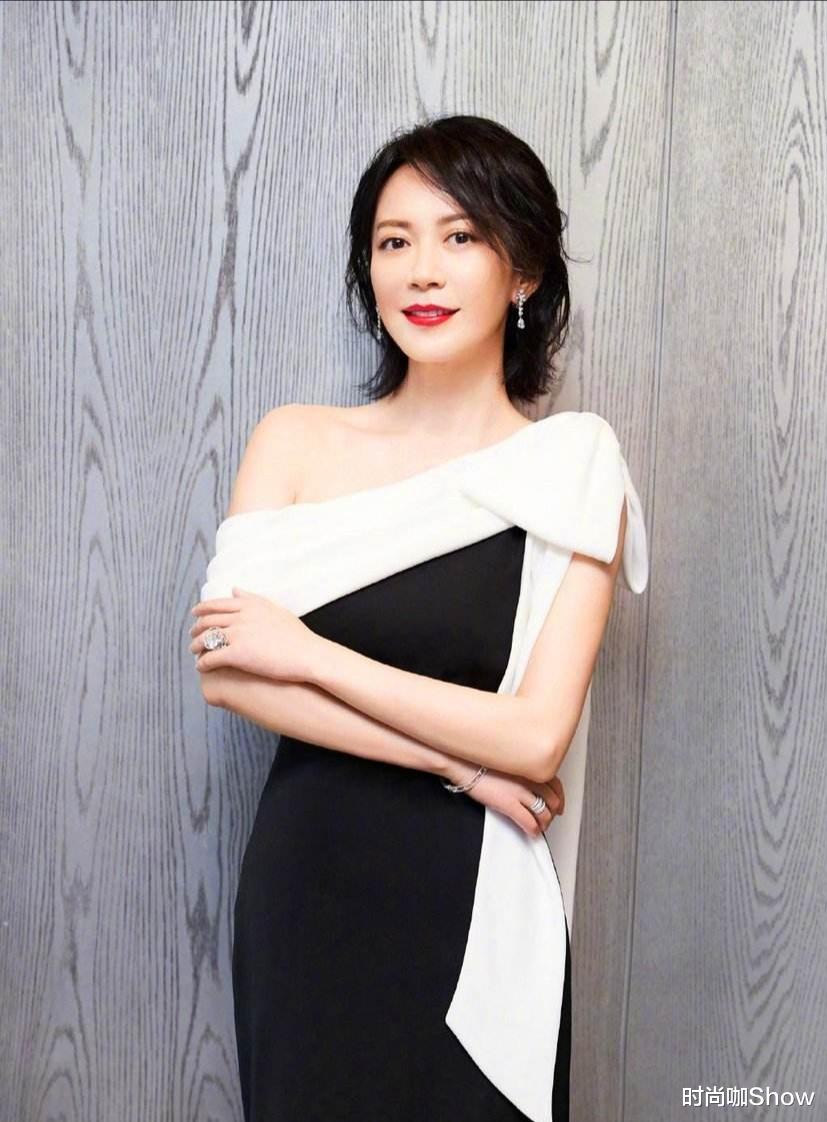 发型 女人到了50岁,尽量远离这“5种”发型,显老又没气质