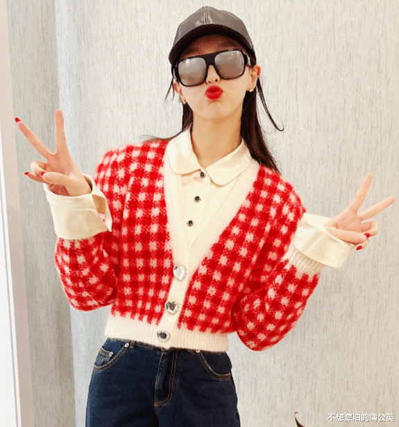 唐嫣|唐嫣现身脸上出现“幸福肥”，浓妆气质显成熟，有说有笑心情大好