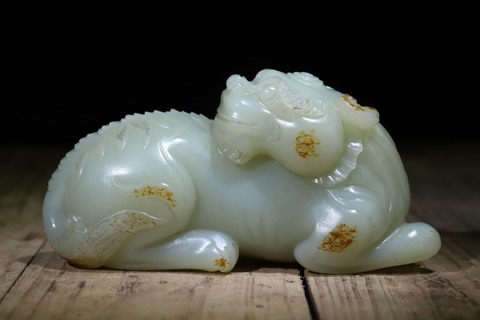 和田玉籽料|舊藏和田玉籽料“枣红皮 瑞兽”