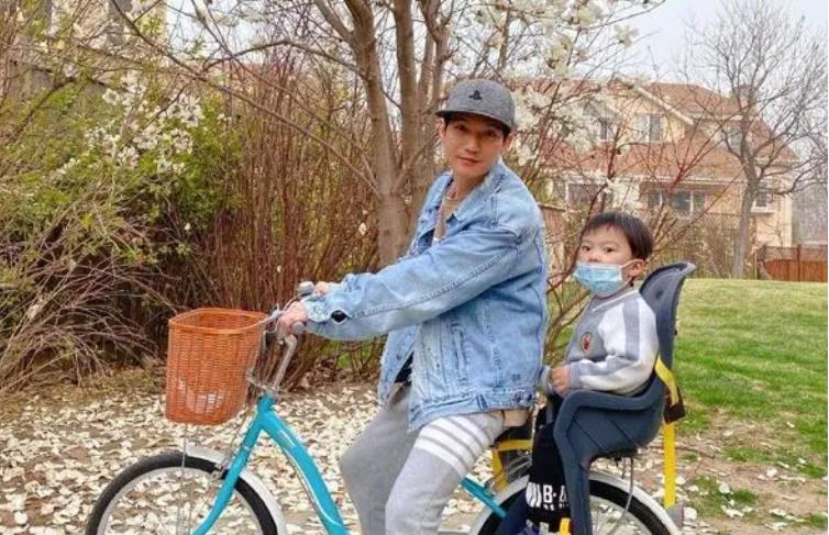 陈楚生|陈楚生给儿子雕南瓜灯，意外曝光别墅豪宅，曾经购入当婚房