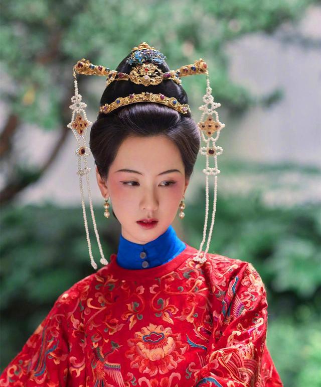 陈都灵|换个造型像解开封印，有多少女明星的颜值被低估了