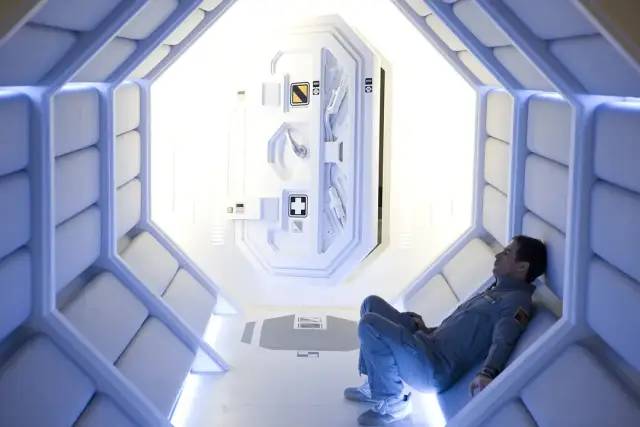 奉俊昊|“绿巨人”+“蝙蝠侠”，奉俊昊科幻新作确定！剧情神似《月球》