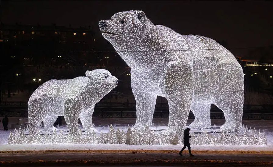 卡通|不锈钢几何熊雕塑厂家定制镂空发光大型卡通网红熊切面装迎宾摆件