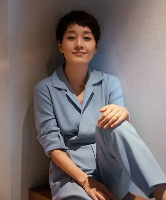 修图|马伊琍活动照曝光，肤色暗沉牙齿焦黄，网友: 老烟枪了