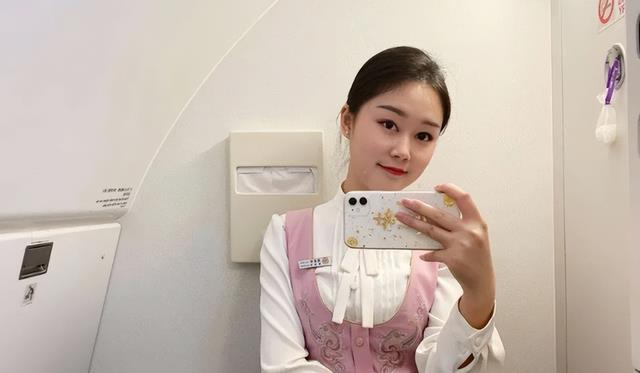 |空姐的“私生活”是咋样的？一组漫画「揭露」，难怪她们不结婚！