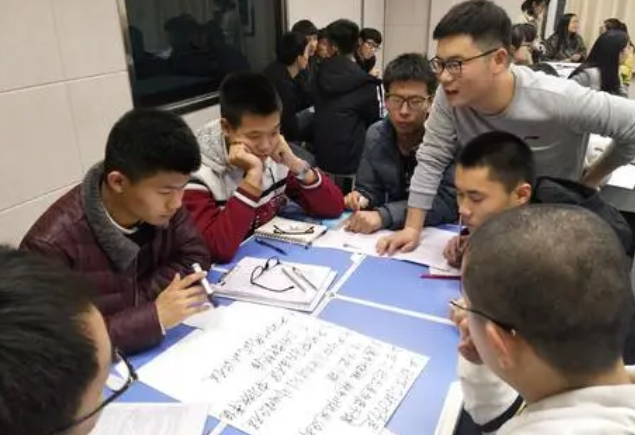 考试|高考结束后，监考老师为啥要收回“草稿纸”？真正的原因很难想到