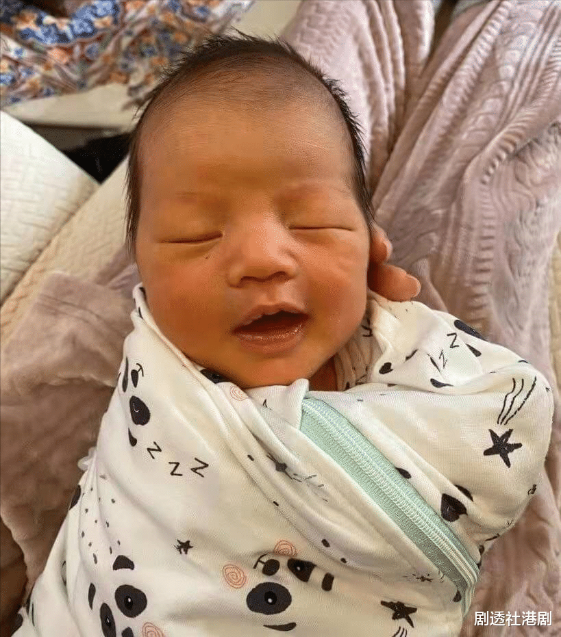 洪永城|TVB人气小生心疼太太生产经历双重疼痛，曝太太产后变自恋狂