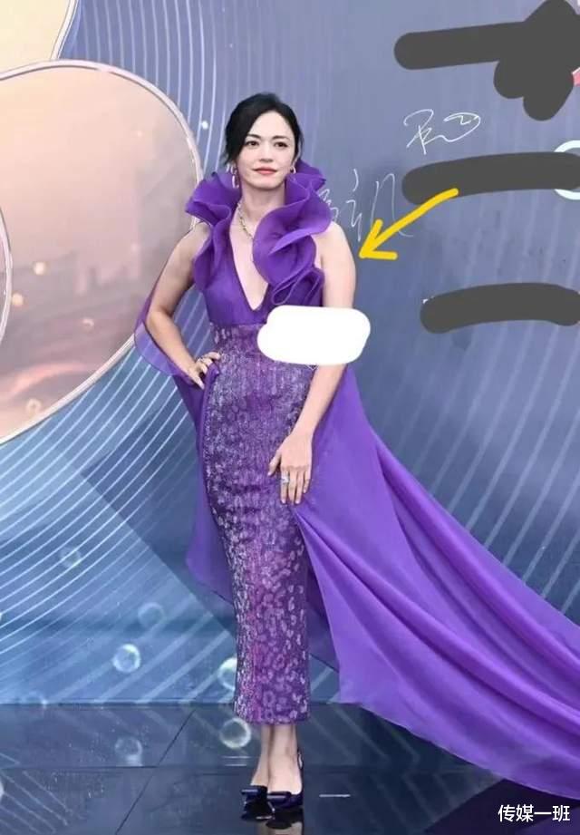 沈腾|红毯尴尬场面:沈腾抱着赞助商奥迪车轮不撒手,姚晨被嘲讽麒麟臂