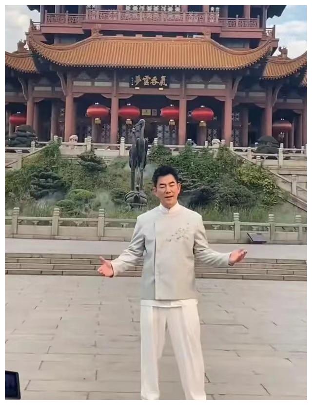 唐艺昕|56岁任贤齐现身黄鹤楼,昔日天王,如今过得怎么样?