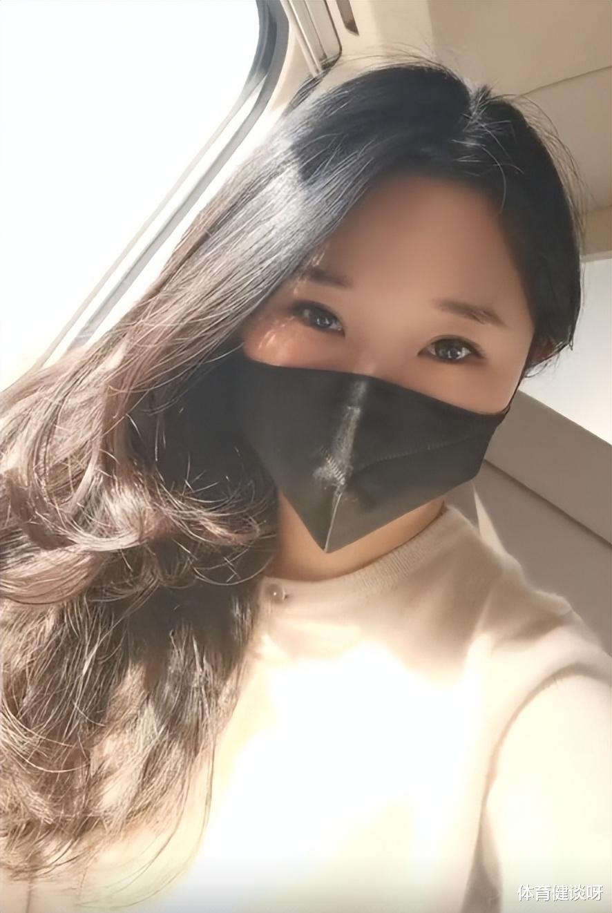 肖战|疯狂打赏刘畊宏，直播间猛刷1100万，“肖战老婆”原来这么厉害