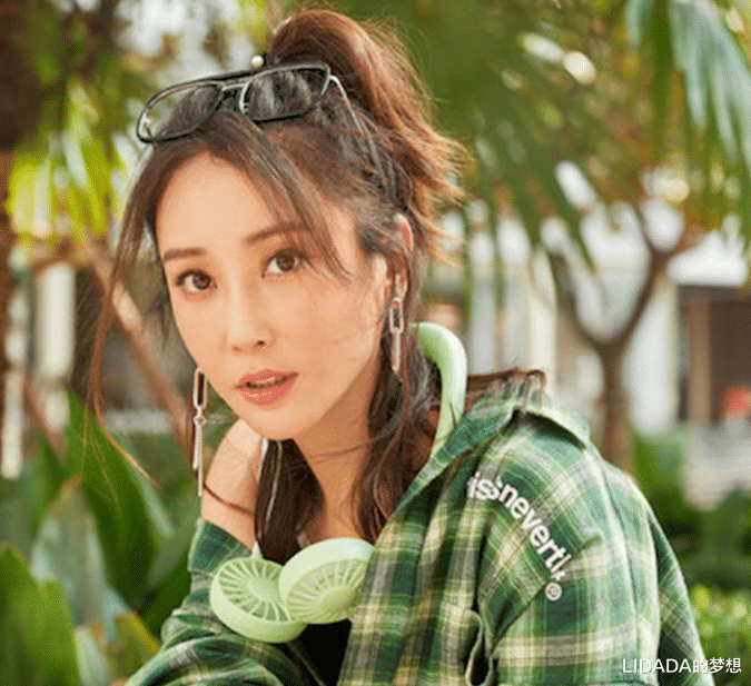 杜若溪|杜若溪:嫁男神偶像严屹宽,两度流产生女,风光幸福背后有艰辛