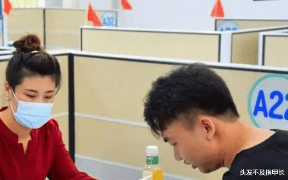 招聘|低调就是最牛的炫耀：韦东奕简历只有四行字，无数人望尘莫及