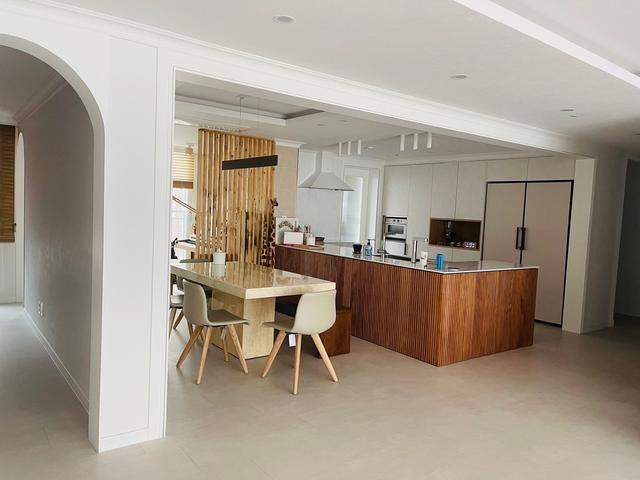 一进门就被这家的落地窗迷住，好看到移不开眼，新家一定跟着学！