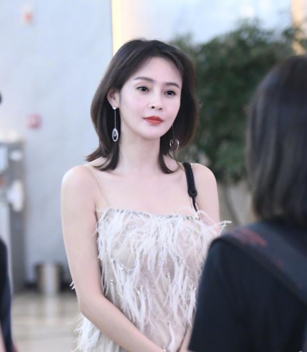 于明加|于明加对女儿太严苛!14岁前不准染头发打耳洞!对比黄磊家差距大