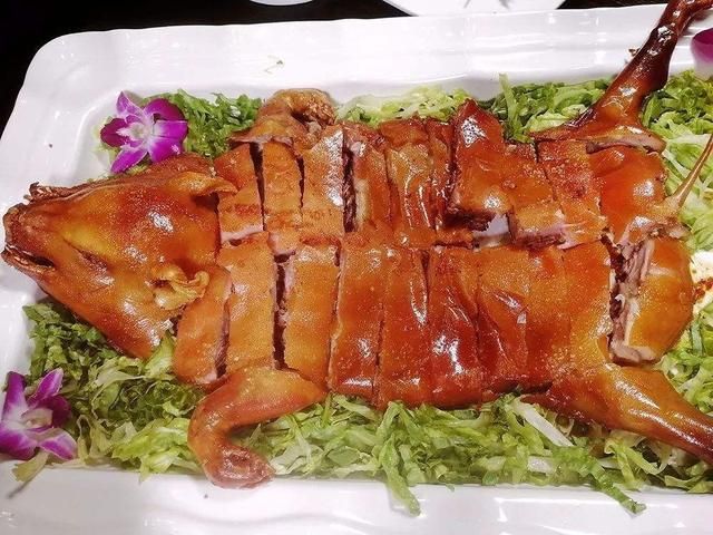 西藏|江苏男子参加西藏藏族喜宴,随礼600,菜上桌,网友:藏族真霸气