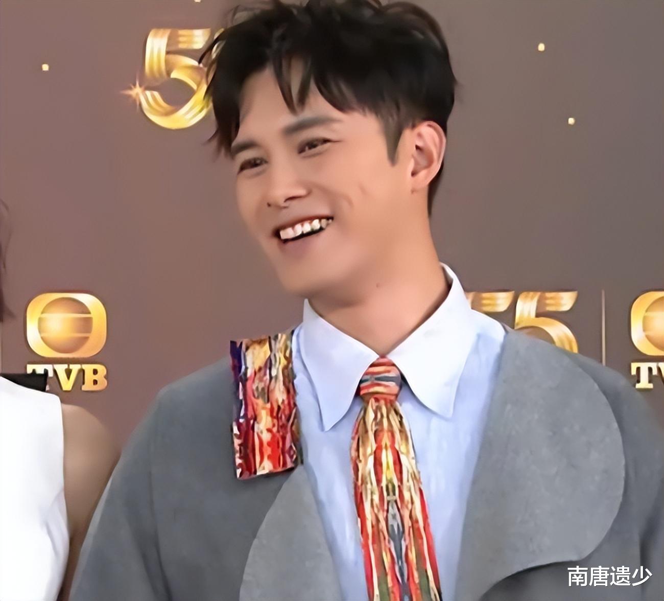 杨紫|TVB台庆站位有玄机，6人获捧首进第一排，2位视后热门待遇差距大