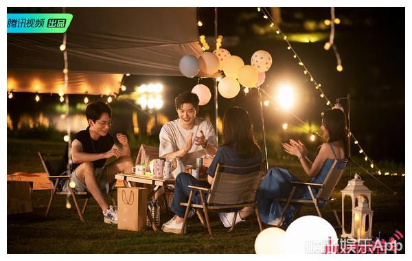 |恋综渣男又多了一个?一边想和女一谈恋爱,另一边和女三搞暧昧?