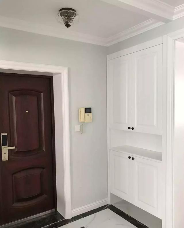 还在买成品鞋柜?把鞋柜做成入墙式,实用美观两不误!