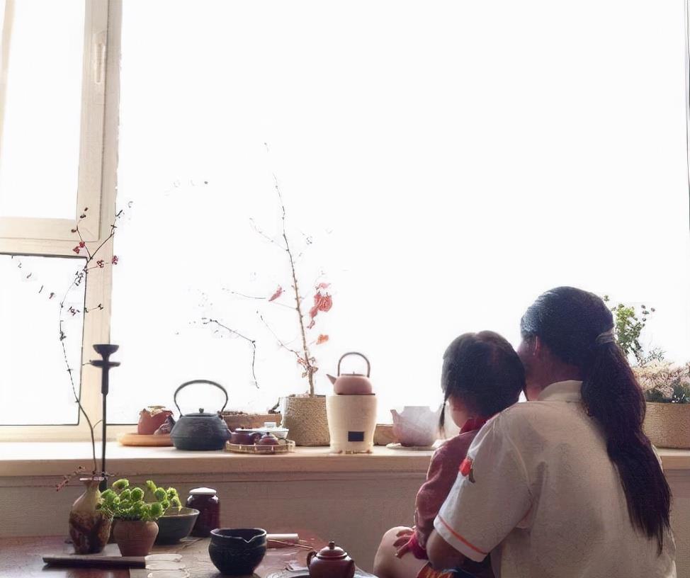 孙楠|带你参观孙楠住的豪宅，如今喜欢养生了，在家喝茶享受生活