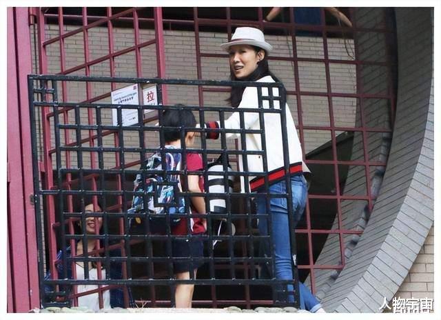 易烊千玺|吴美珩：出道10年零绯闻，隐婚为富豪生儿女，今保养有术无心复出