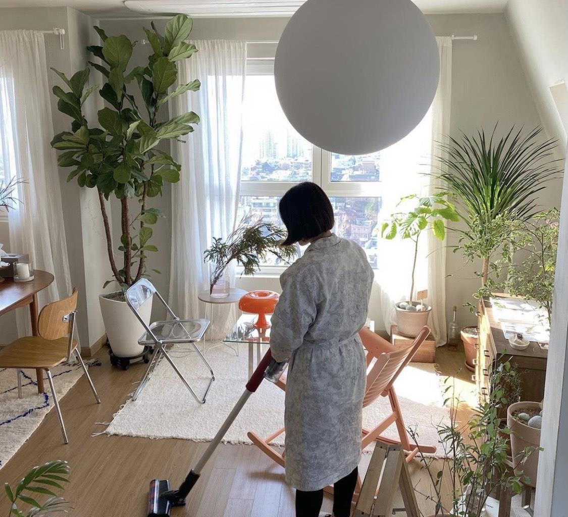 韩国精致小二层，芝麻大空间布置得温暖治愈，一个人依旧不愿将就